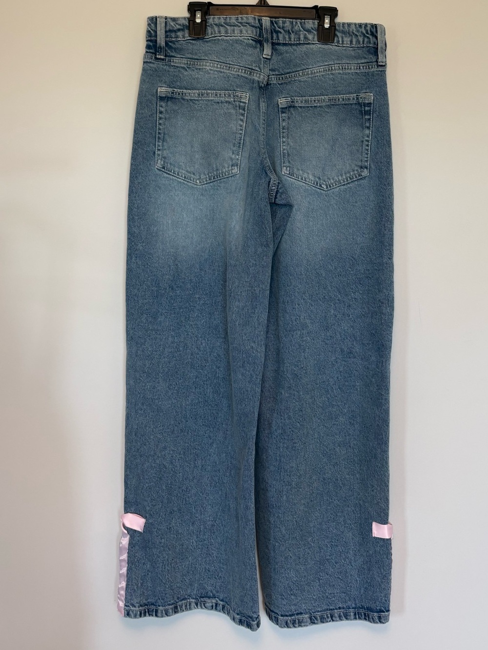 No Boundaries Wide Leg Jeans Pink Satin Bow Ribbon Hem Side Slit Denim Size 4 - Picture 5 of 11